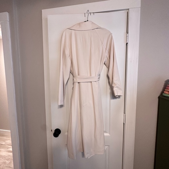 NWT Cream belted H&M trench coat - Picture 3 of 3